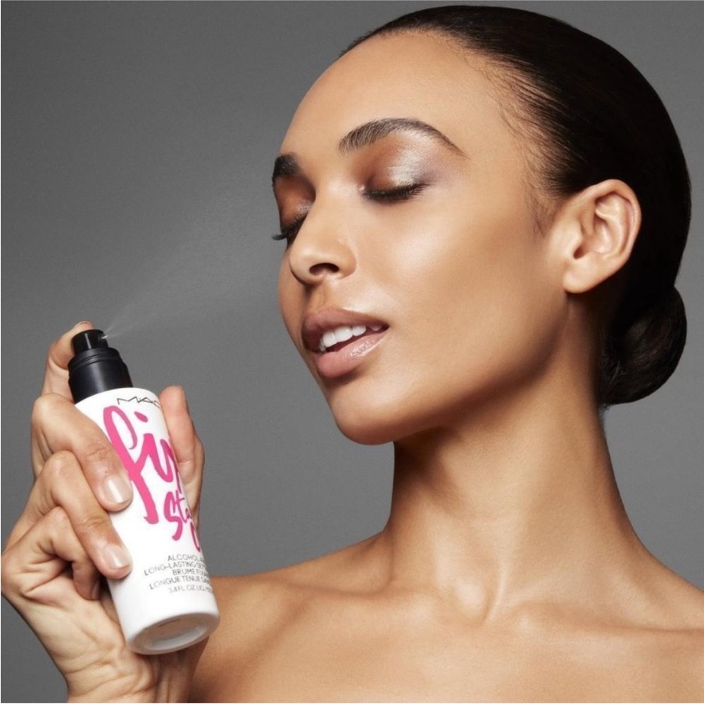 MAC Fix + Stay Over Long-Lasting Setting Spray - Picture 7 of 11